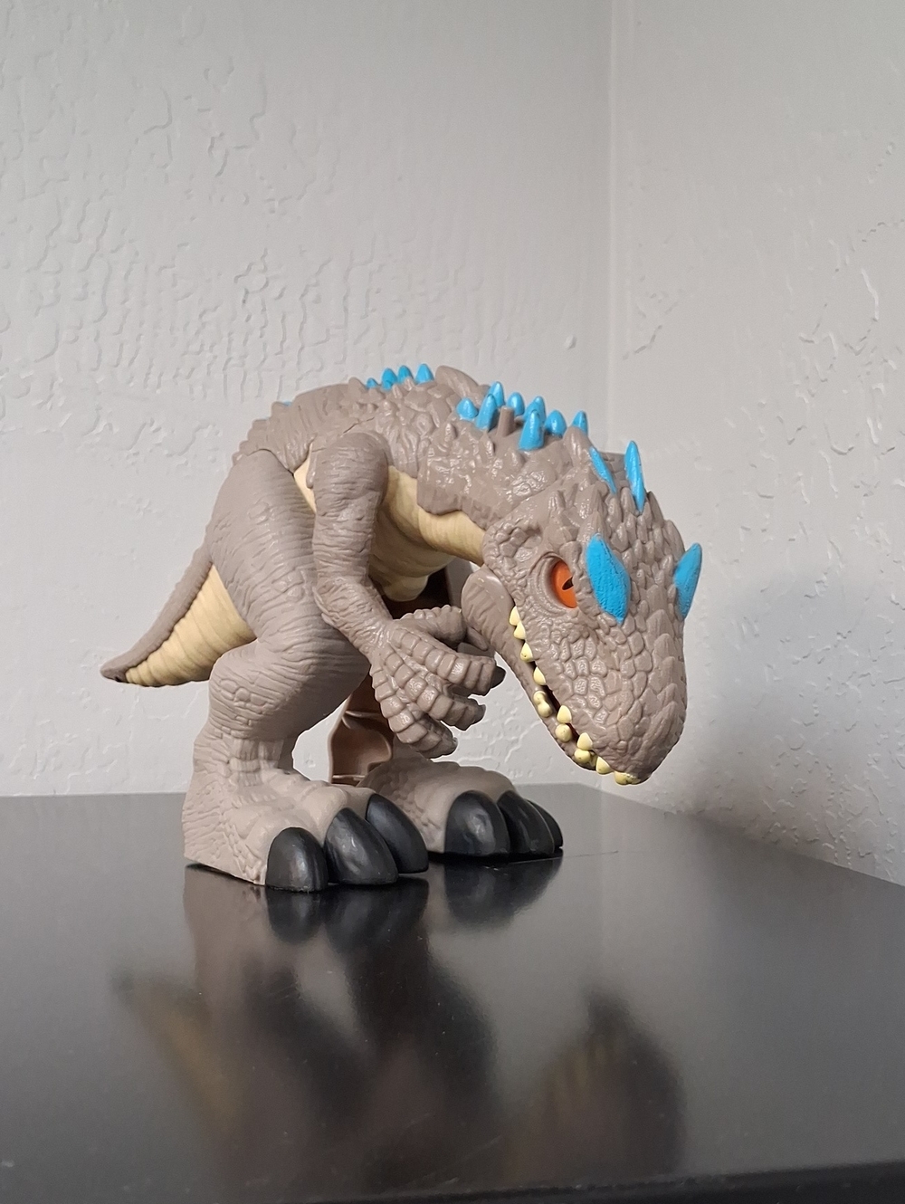 2020 Imaginext Jurassic World Thrashing Indominus Rex Figure